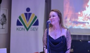 Konak’ta Cumhuriyet coşkusu çocuklar için dayanışmaya dönüştü